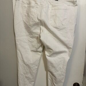 St. John's Bay Women's White Skinny Jeans